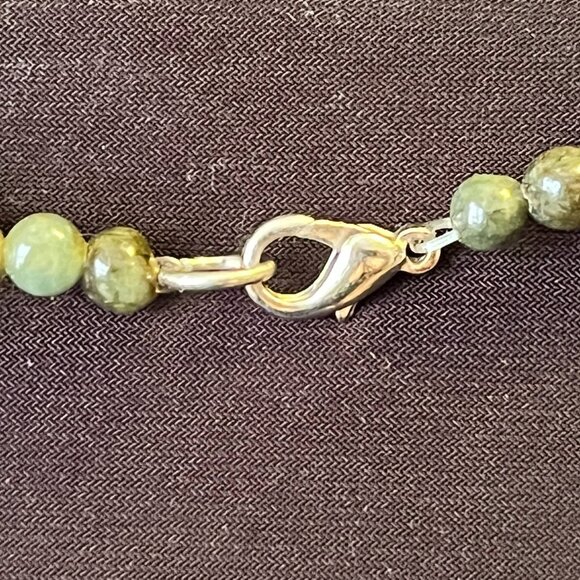 Natural Green Stone Beaded Necklace – 25” – 94g - Picture 4 of 6